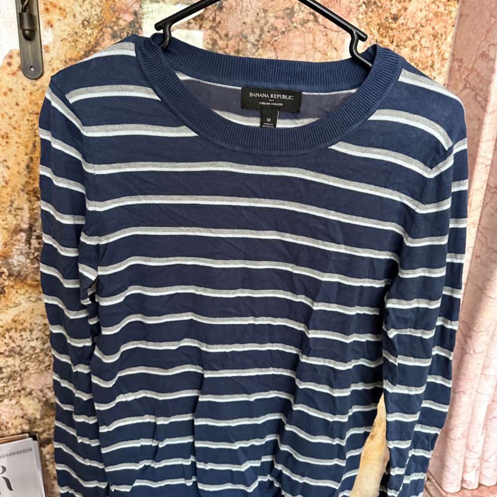 Sweaters - Picture 8 of 9